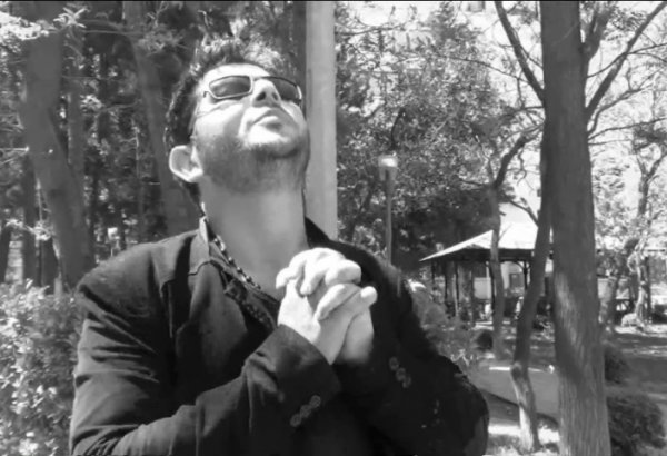 Режиссер Эльгюн Сеидзаде представил черно-белый клип “Nədən” (ВИДЕО, ФОТО)