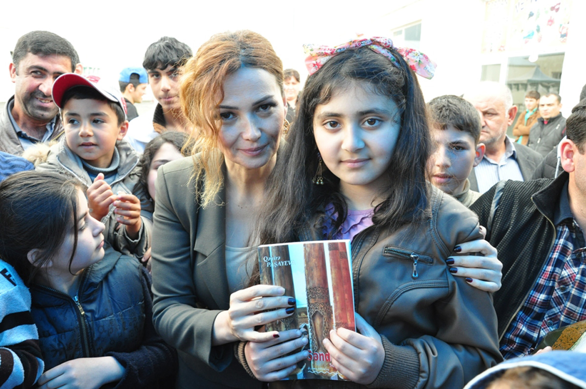 В Товузе прошла книжная акция для детей, посвященная Евроиграм (ФОТО)