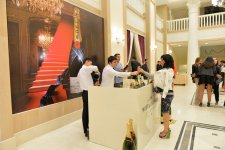 Бакинцы заглянули за кулисы Дома моды Dior вместе с Шэрон Стоун (ФОТО)