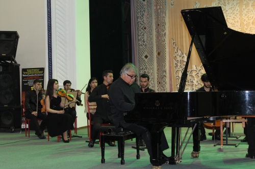 Азербайджанский оркестр с успехом выступил в Узбекистане (ФОТО)