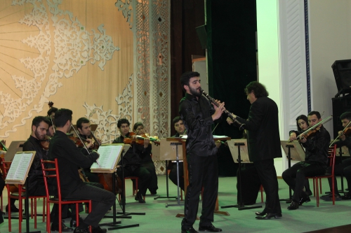 Азербайджанский оркестр с успехом выступил в Узбекистане (ФОТО)