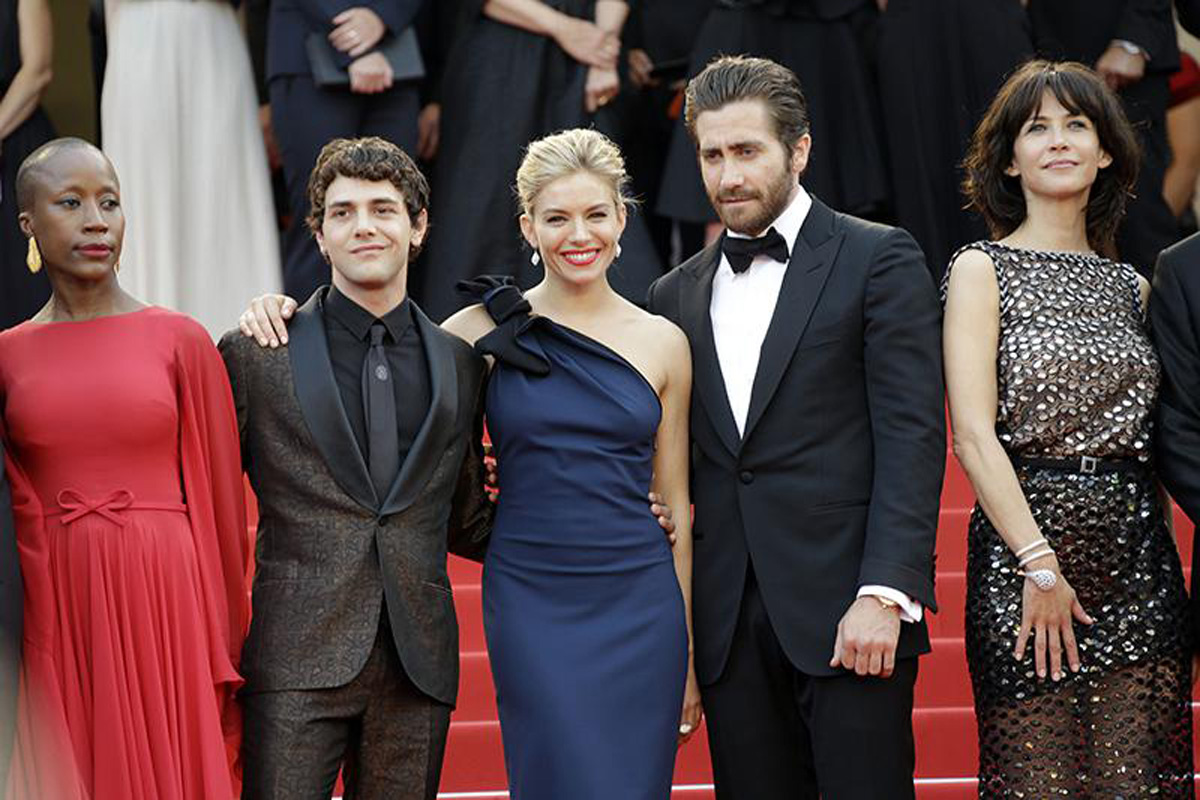 Красная ковровая дорожка Каннского фестиваля: наряды звезд (ФОТО)