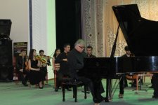 Азербайджанский оркестр с успехом выступил в Узбекистане (ФОТО)