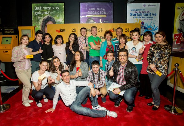 Участница "Евровидения" собрала молодежь стран СНГ на премьеру в Баку (ФОТО)