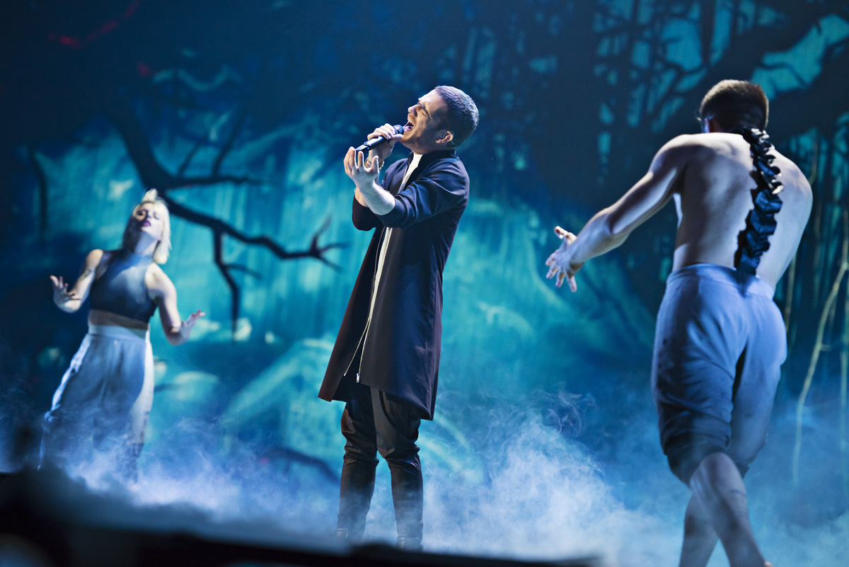 Это невероятно вдохновляет: Эльнур Гусейнов на сцене "Евровидения" (ФОТО)