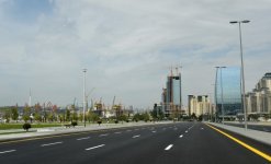 Президент Ильхам Алиев и его супруга приняли участие в церемонии открытия новой дороги в Баку