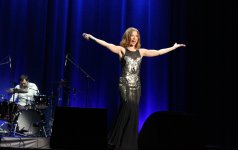 Юлия Савичева подарила вечернему Баку вулкан эмоций (ФОТО)