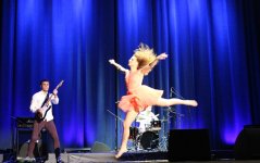 Юлия Савичева подарила вечернему Баку вулкан эмоций (ФОТО)