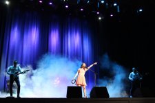 Юлия Савичева подарила вечернему Баку вулкан эмоций (ФОТО)