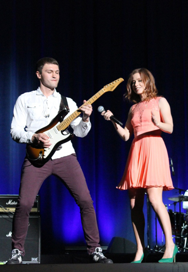 Юлия Савичева подарила вечернему Баку вулкан эмоций (ФОТО)