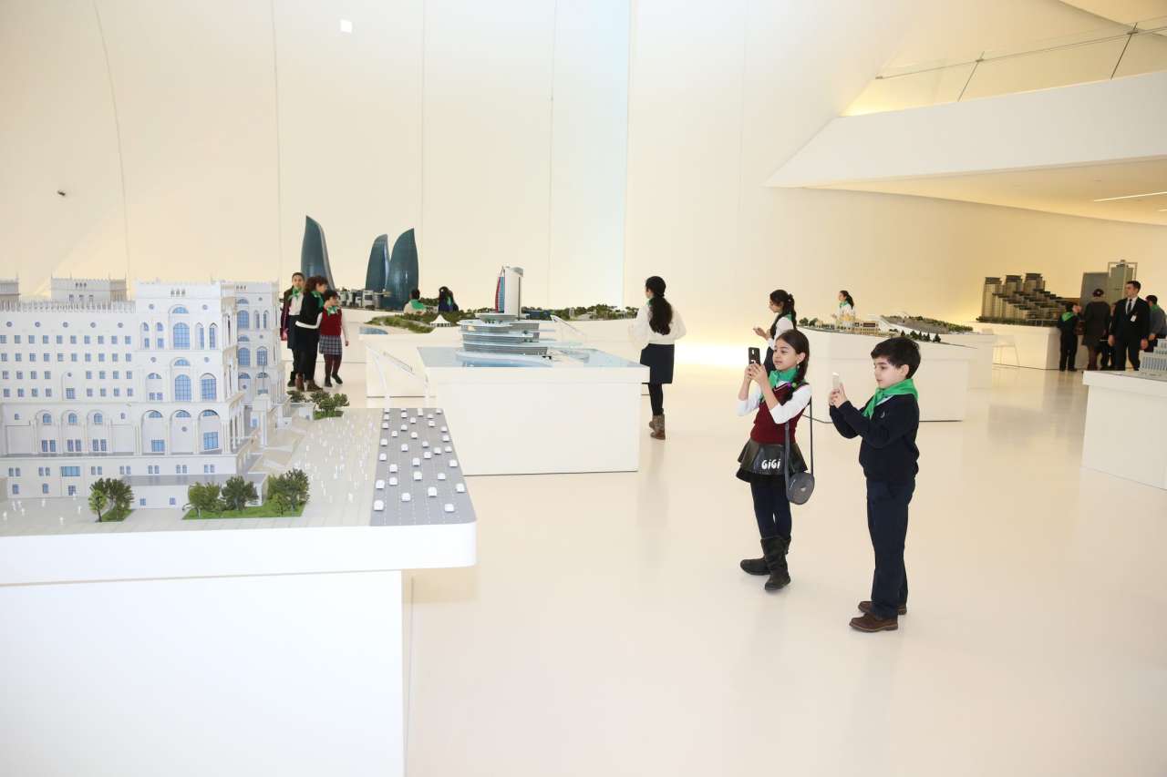 Центр Гейдара Алиева объявил "День открытых дверей"