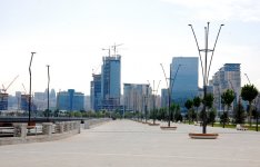 Баку-2015: Прогулка по новому бульвару White City (ФОТО)