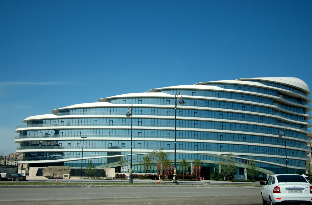 Баку-2015: Прогулка по новому бульвару White City (ФОТО)