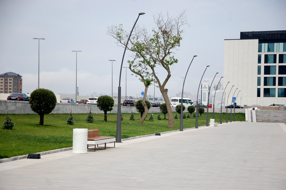 Баку-2015: Прогулка по новому бульвару White City (ФОТО)