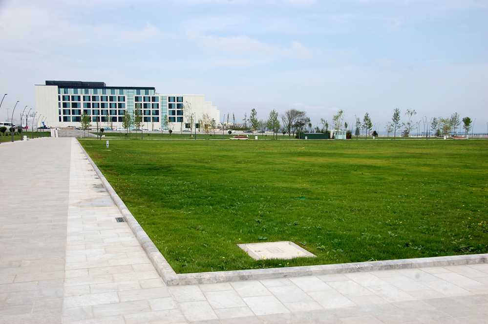 Баку-2015: Прогулка по новому бульвару White City (ФОТО)