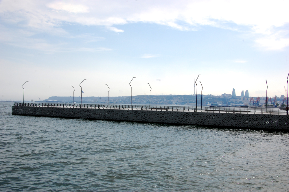 Баку-2015: Прогулка по новому бульвару White City (ФОТО)