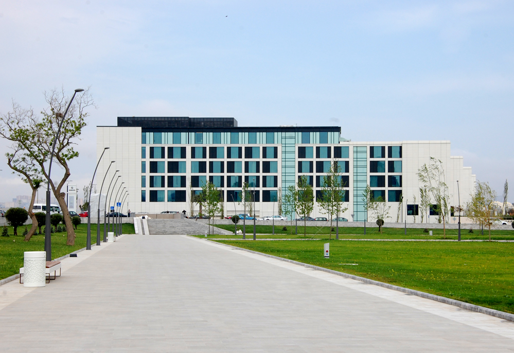 Баку-2015: Прогулка по новому бульвару White City (ФОТО)