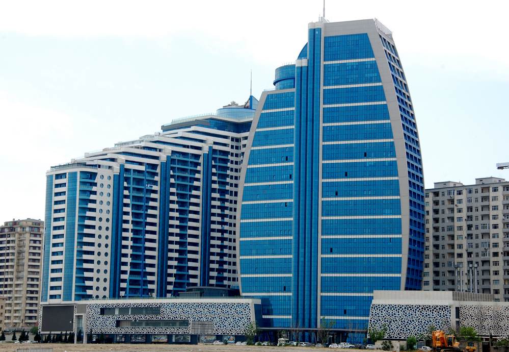 Баку-2015: Прогулка по новому бульвару White City (ФОТО)