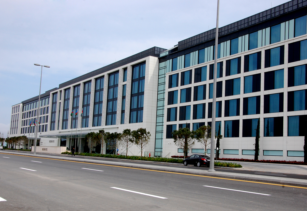 Баку-2015: Прогулка по новому бульвару White City (ФОТО)