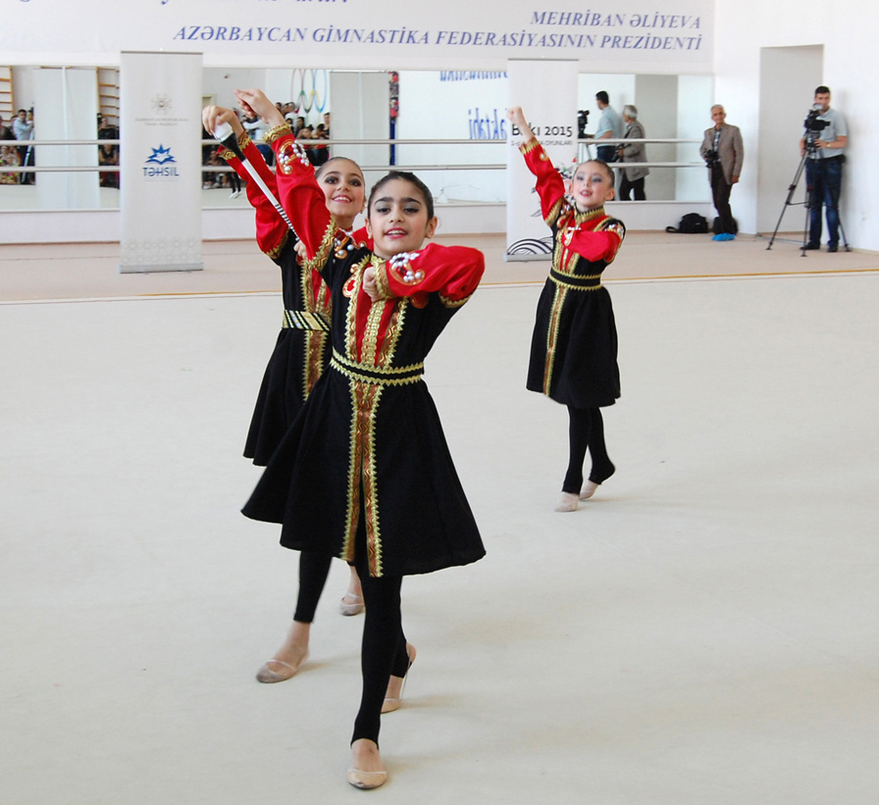 В Баку прошли фестивальные соревнования по художественной гимнастике (ФОТО)
