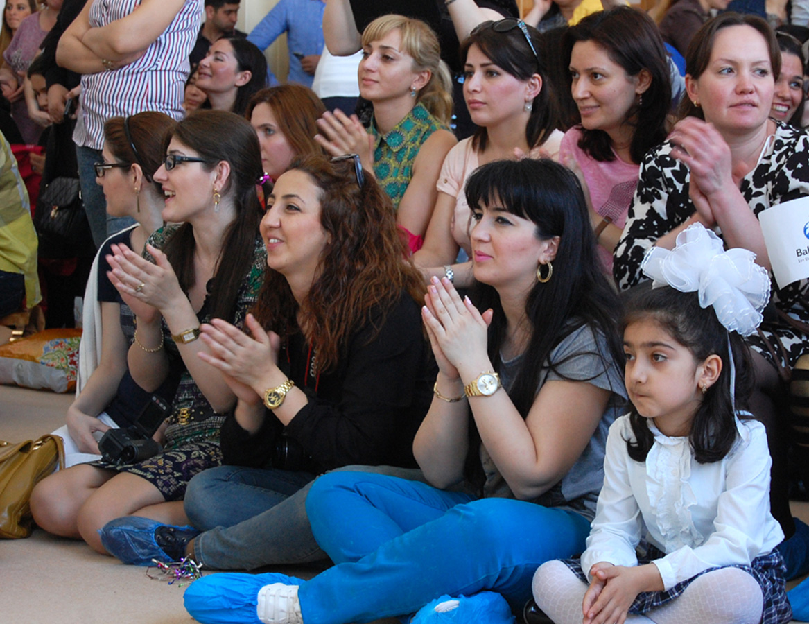 В Баку прошли фестивальные соревнования по художественной гимнастике (ФОТО)