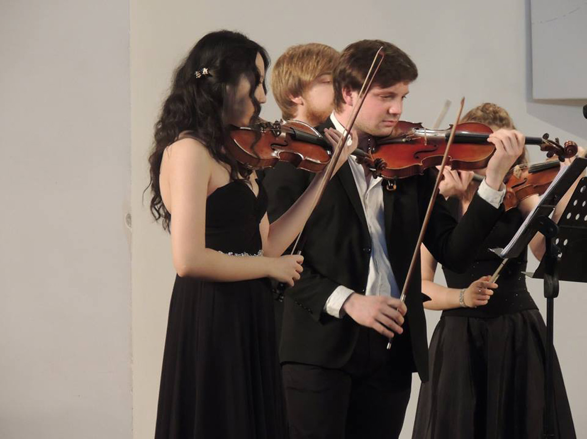 На фестивале Ростроповича почтили память погибших в результате пожара в Баку (ФОТО)