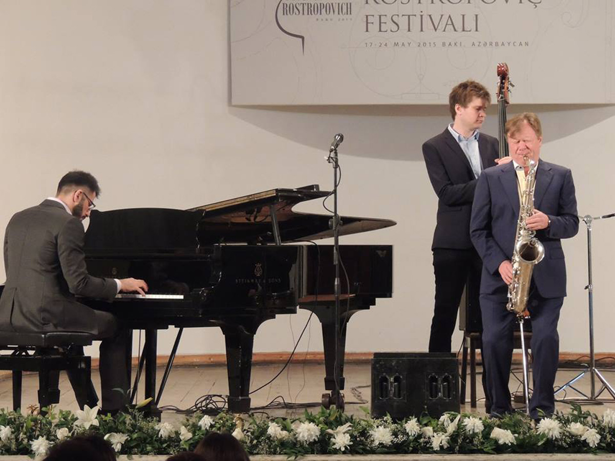 На фестивале Ростроповича почтили память погибших в результате пожара в Баку (ФОТО)