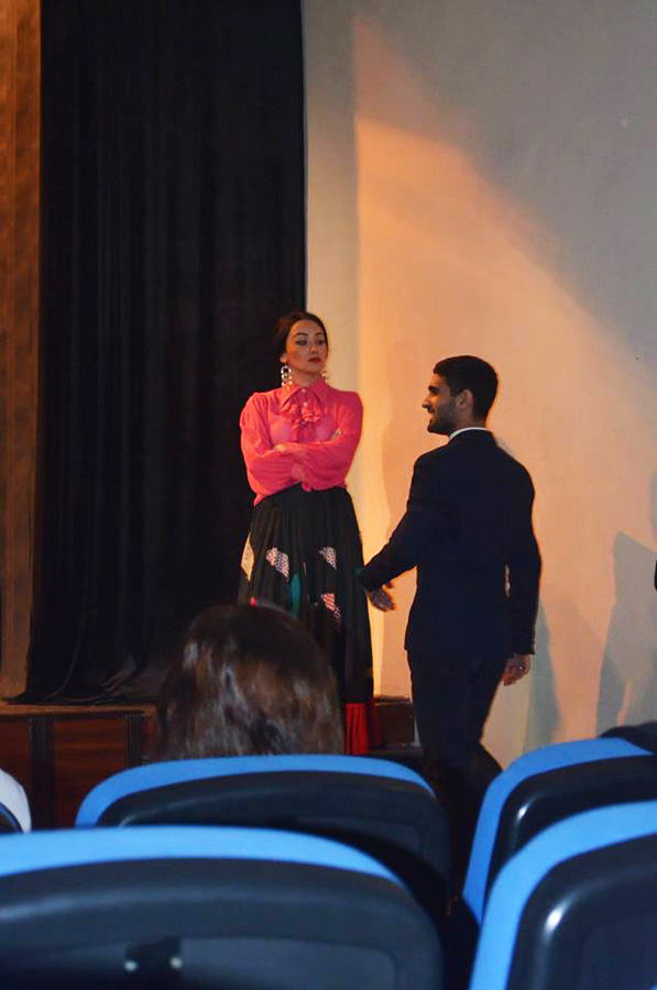 Азербайджанские студенты поставили спектакль по пьесе Гоголя (ФОТО)