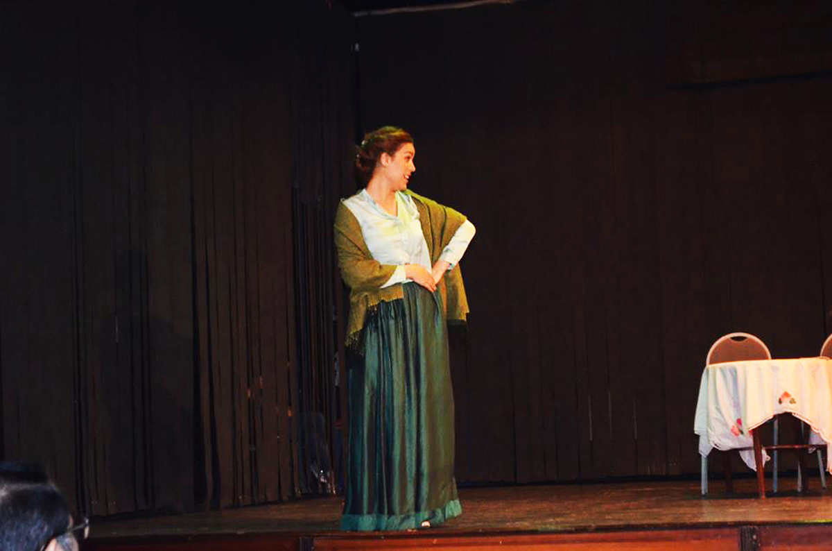 Азербайджанские студенты поставили спектакль по пьесе Гоголя (ФОТО)