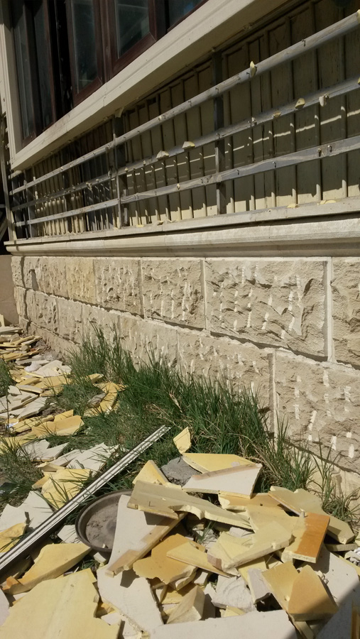 Начались работы по демонтажу облицовки зданий в Бинагадинском районе Баку (ФОТО)