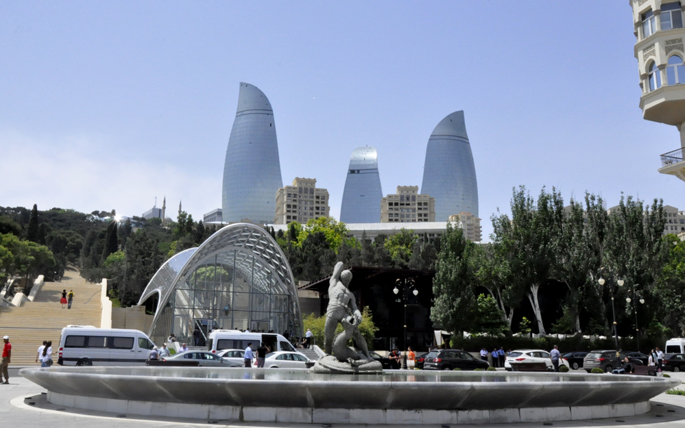 Бакинский фуникулер ждет туристов (ФОТО)