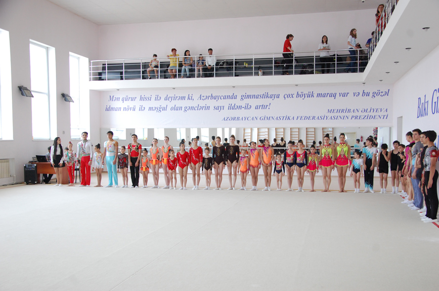В Баку состоялись соревнования по акробатической гимнастике