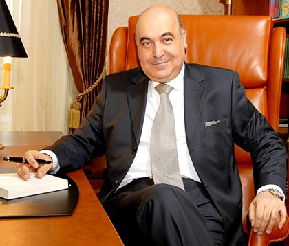 Книга Чингиза Абдуллаева помогает настраиваться на схватки борцу из Казахстана