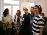 В Баку показали картины, нарисованные сразу двумя художниками - арт-проект "Диалог" (ФОТО)