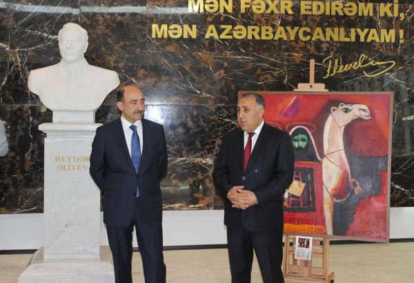 В Хызы открылась выставка Кямала Ахмеда "Краски родного края" (ФОТО)