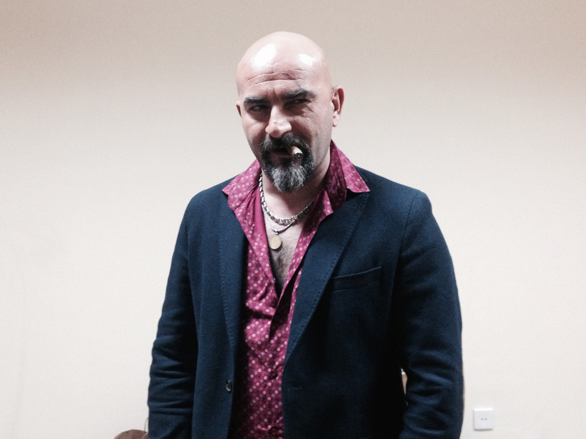 Как в Баку испортили картину Пикассо и сломали антиквариат из Японии (ФОТО)