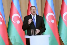 Президент Азербайджана и его супруга приняли участие в официальном приеме по случаю Дня Республики (ФОТО)