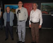 В Баку открылась выставка Марьям Гасановой "Хары бюльбюль – цветок мира и любви" (ФОТО)