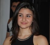 В Баку открылась выставка Марьям Гасановой "Хары бюльбюль – цветок мира и любви" (ФОТО)