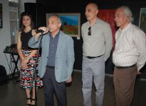 В Баку открылась выставка Марьям Гасановой "Хары бюльбюль – цветок мира и любви" (ФОТО)