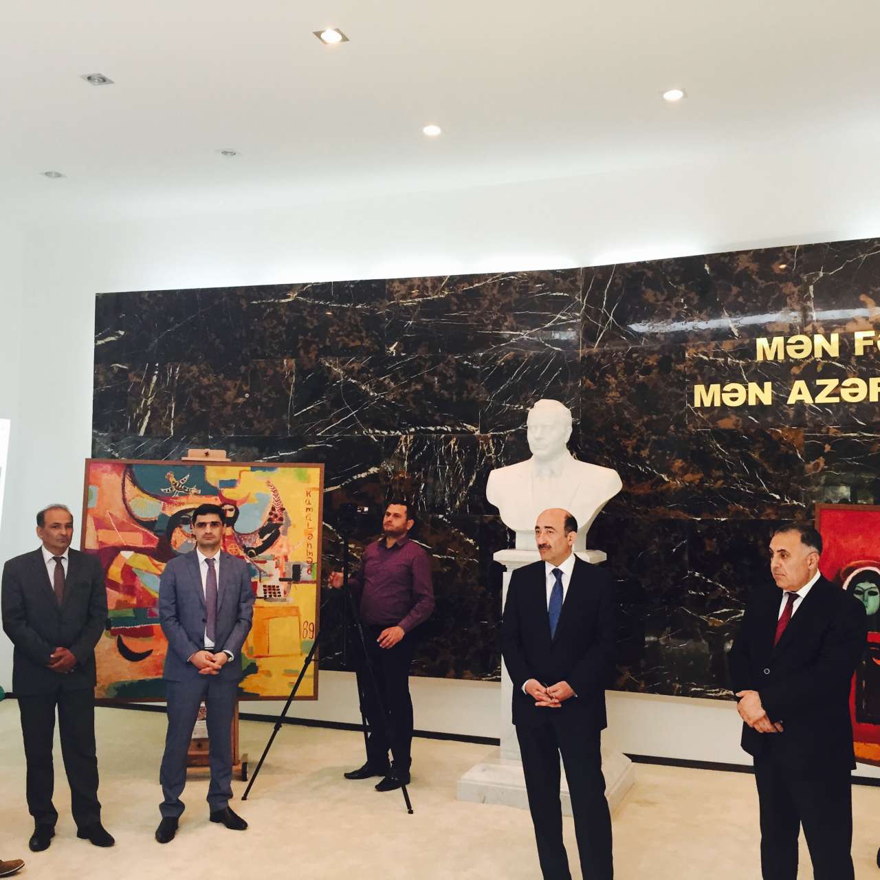 В Хызы открылась выставка Кямала Ахмеда "Краски родного края" (ФОТО)