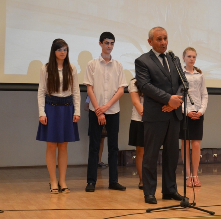 В Баку наградили победителей Олимпиады по русскому языку (ФОТО)