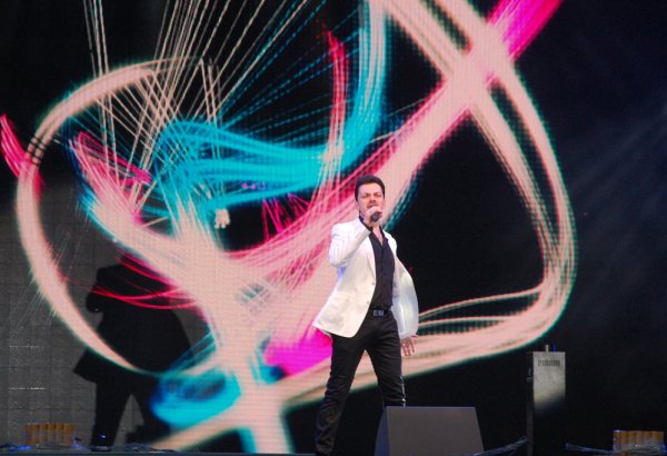 В Баку состоялись праздничный концерт и фейерверк в связи с Днем Республики (ФОТО)