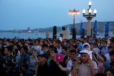 В Баку состоялись праздничный концерт и фейерверк в связи с Днем Республики (ФОТО)