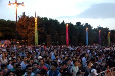 В Баку состоялись праздничный концерт и фейерверк в связи с Днем Республики (ФОТО)