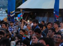 В Баку состоялись праздничный концерт и фейерверк в связи с Днем Республики (ФОТО)