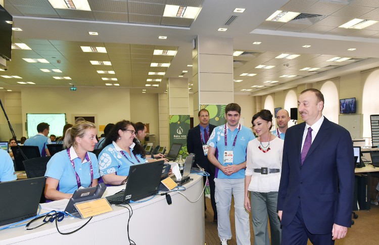 Президент Азербайджана и его супруга ознакомились с головным офисом  Операционного комитета первых Евроигр (ФОТО)