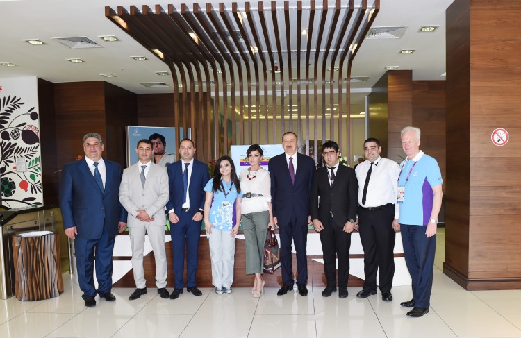 Президент Азербайджана и его супруга ознакомились с головным офисом  Операционного комитета первых Евроигр (ФОТО)