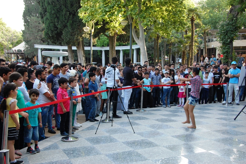 В Баку в преддверии первых Евроигр организована народная сцена İFAM (ФОТО)