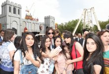 Президент Ильхам Алиев и его супруга приняли участие в открытии бульвара "Белого города" в Баку